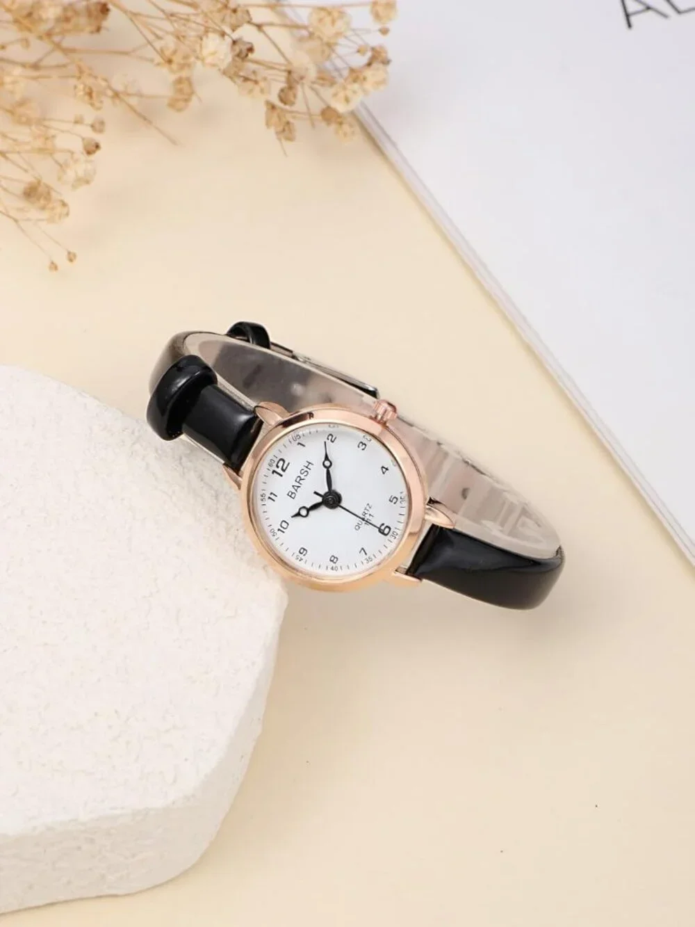 Women's Black And White Analog Quartz Classic Round Case PU Leather Wrist Watch